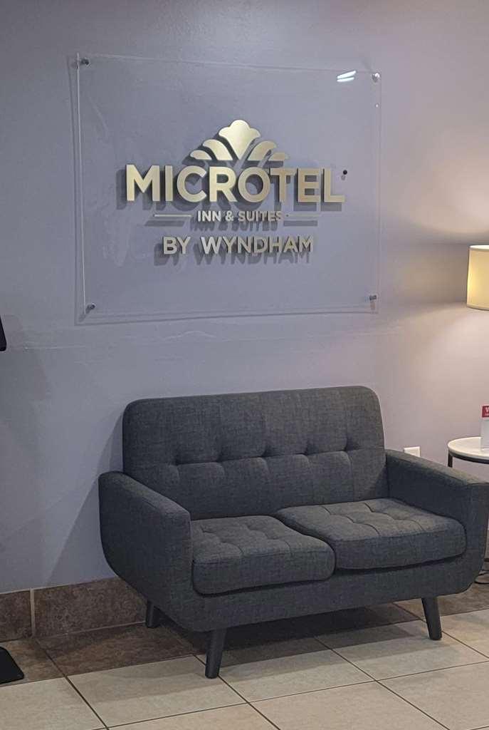 Microtel Inn & Suites By Wyndham Gardendale Beltér fotó