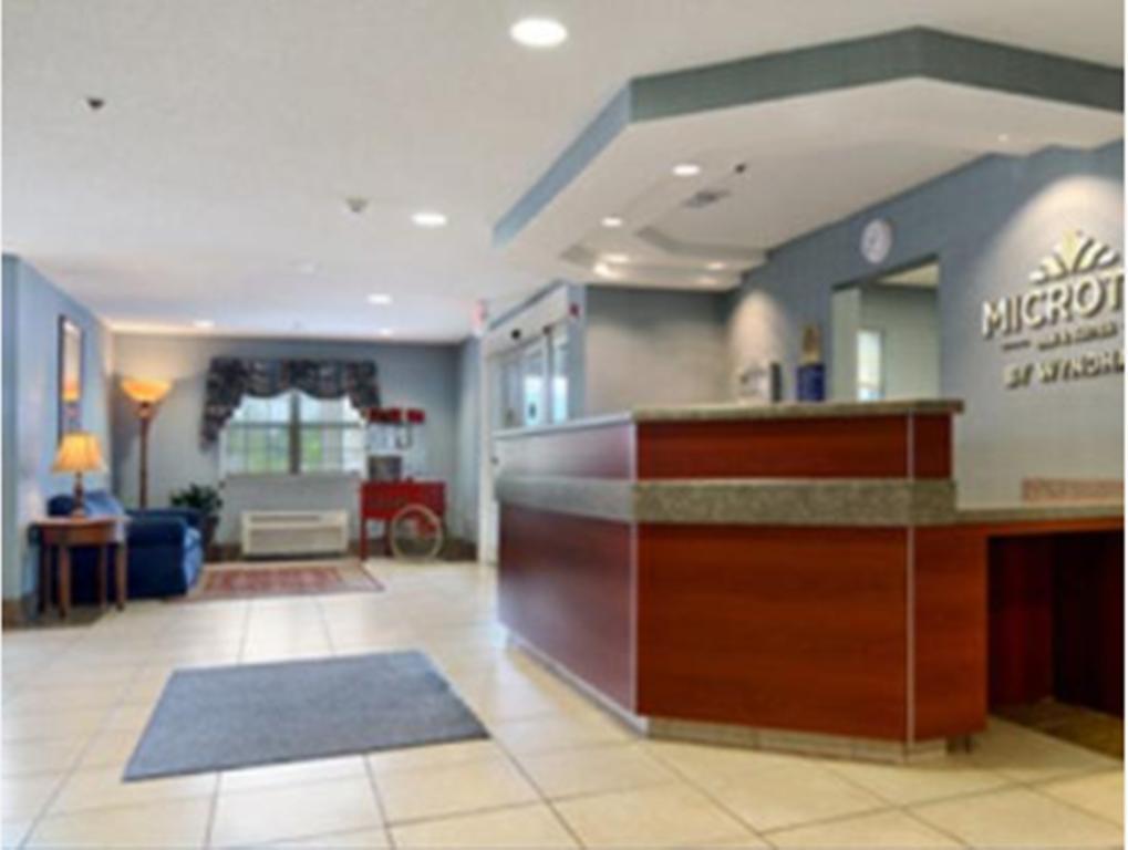 Microtel Inn & Suites By Wyndham Gardendale Beltér fotó